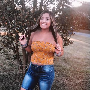 Meet your Posher, Maura